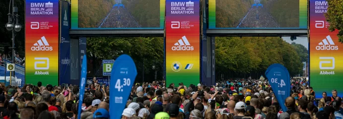 csm_Starttor-Regenbogen-BMW-Berlin-Marathon_f95d000918